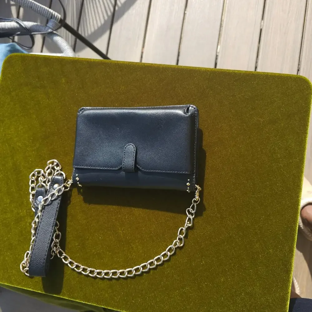 EUC Michael Kors Studded Leather Smartphone Crossbody Bag – Black & Gold - Picture 3 of 9